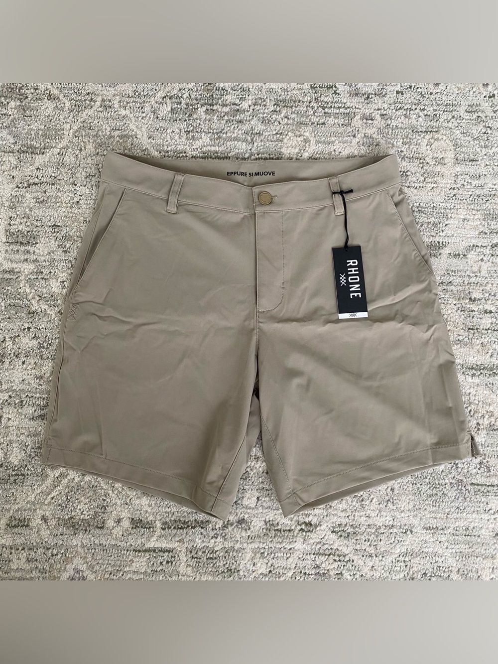 NEW Rhone 8" Resort Shorts in Sandalo Khaki Men’s Size 31 - Picture 2 of 12